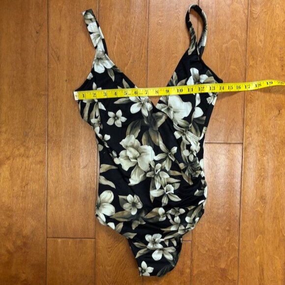 Miraclesuit Womens Size 12 One Piece Swimsuit Dark Floral Ruched Slimming - Picture 14 of 16